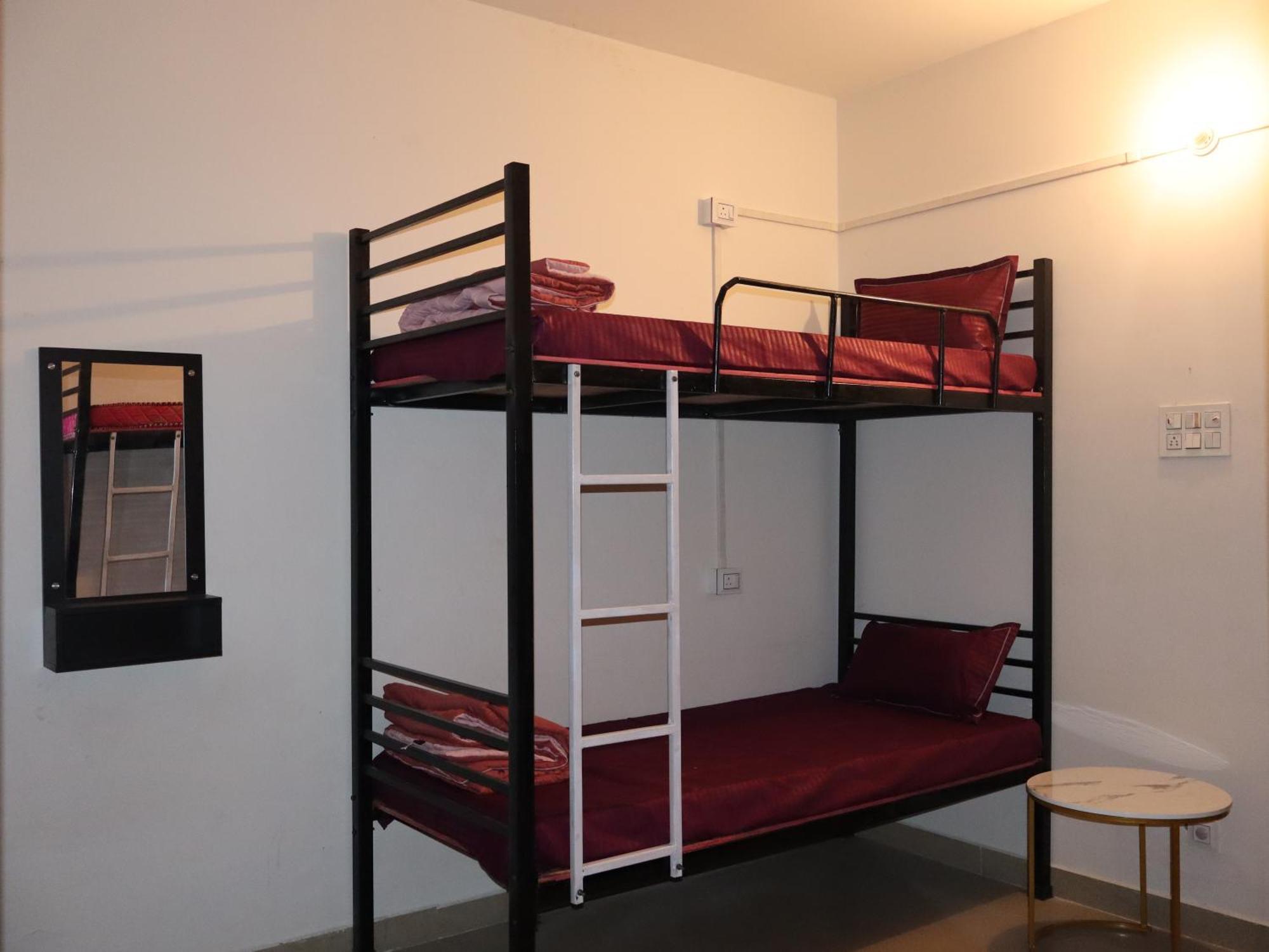 Nomad'S Nest Backpackers Hostel Ґувахаті Екстер'єр фото