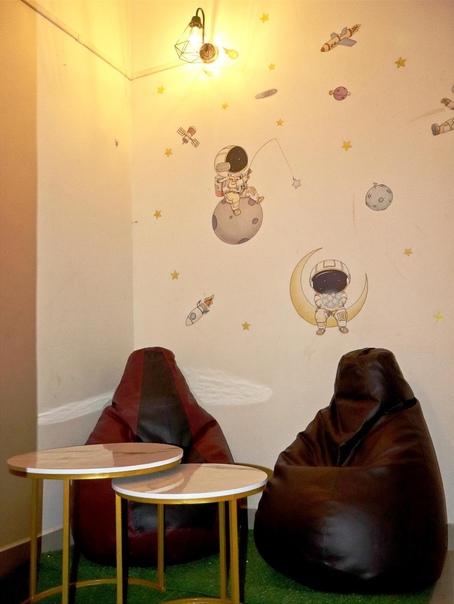 Nomad'S Nest Backpackers Hostel Ґувахаті Екстер'єр фото