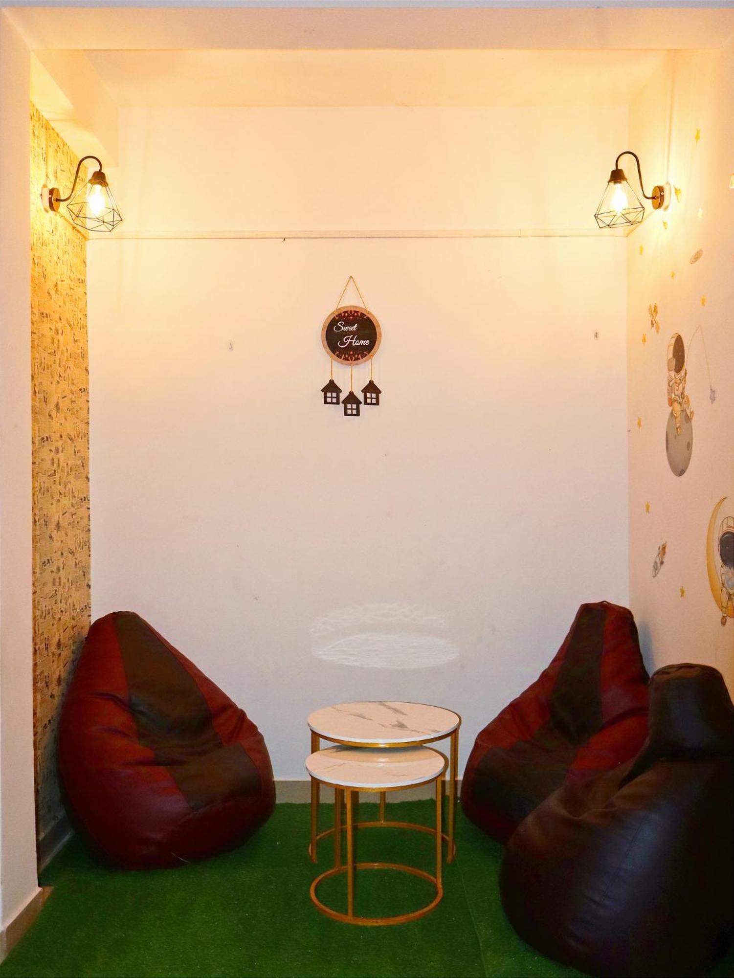 Nomad'S Nest Backpackers Hostel Ґувахаті Екстер'єр фото